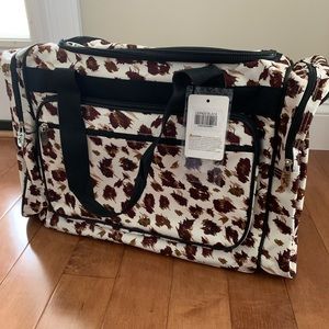 Ngil cheetah duffle bag NWT